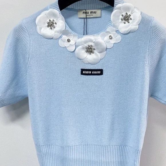 MIUMIU Women's Knitted Sleeveless Vest - Picture 4 of 4